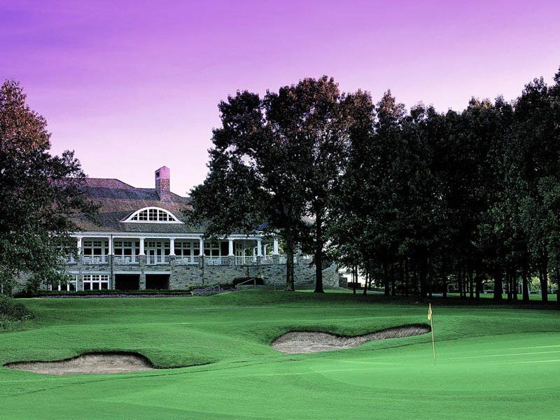 World-class golf & private club amenities